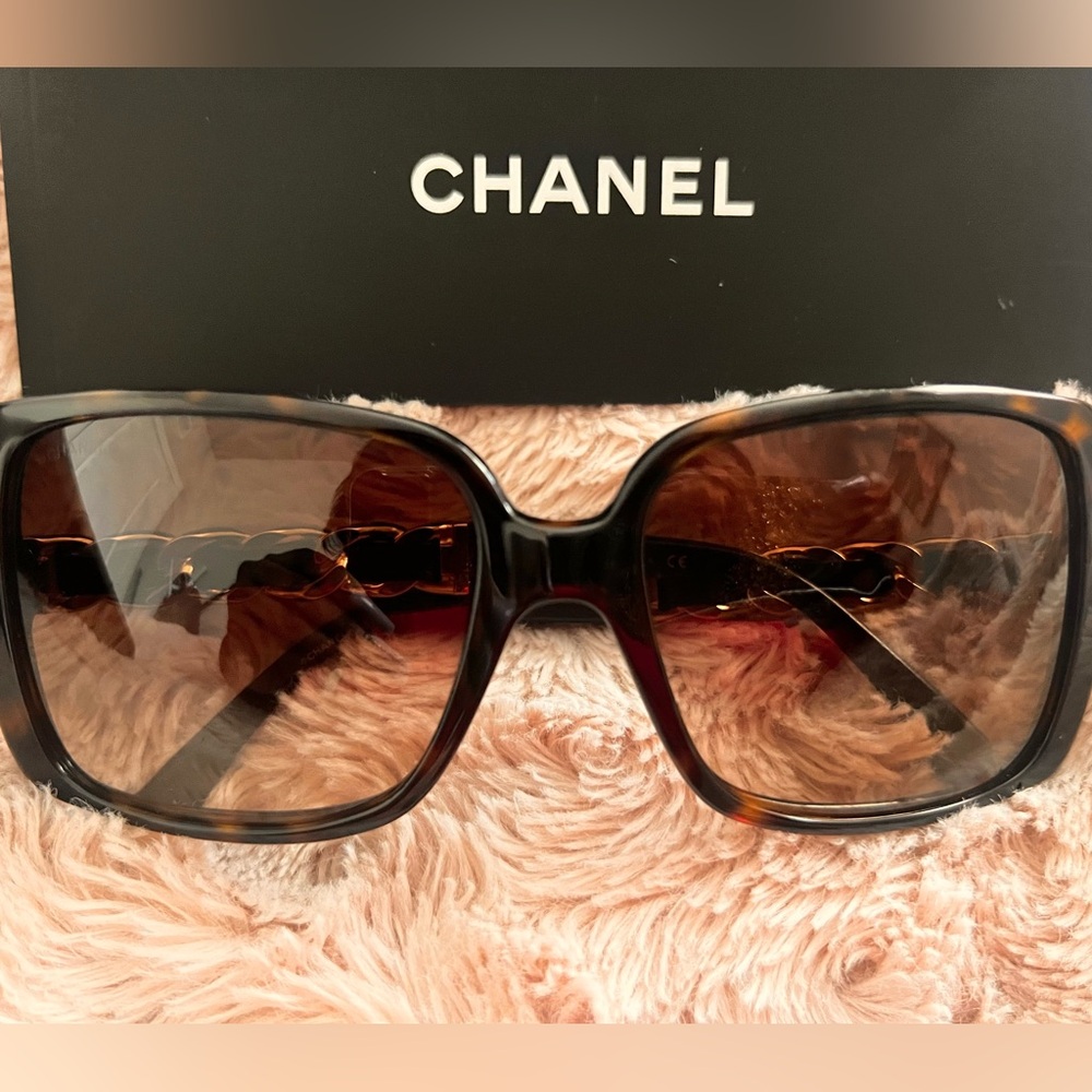 PRICE Drop! 🌟 Sophisticated and Classy Chanel Sunglasses- Iconic Style!